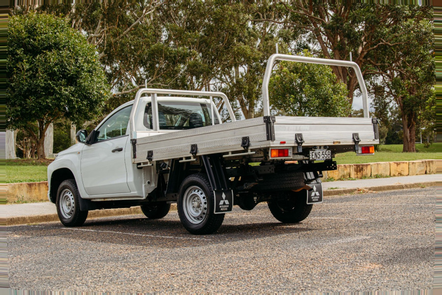 2020 MY21 Mitsubishi Triton MR GLX Cab Chassis Image 11
