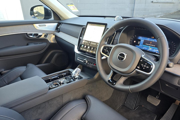 2026 Volvo XC90 L Series Ultra B5 Dark SUV Image 16