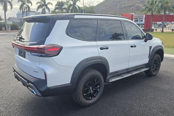2026 MY25 LDV D90 SV9A Executive SUV Image 14