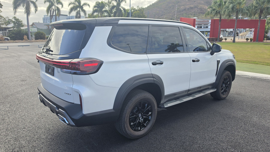 2026 MY25 LDV D90 SV9A Executive SUV Image 14