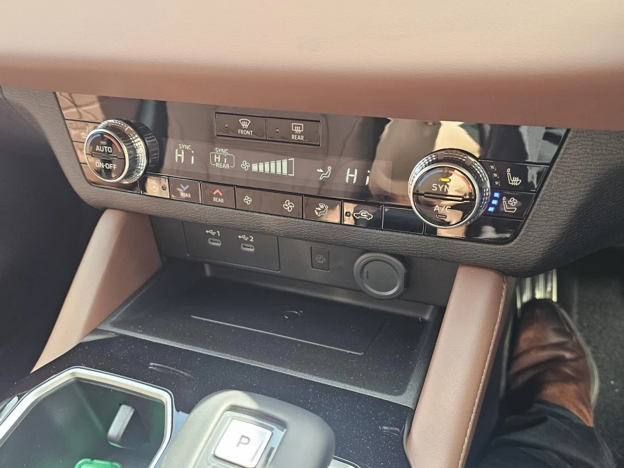 2025 Mitsubishi Outlander ZM Exceed Tourer SUV Image 21