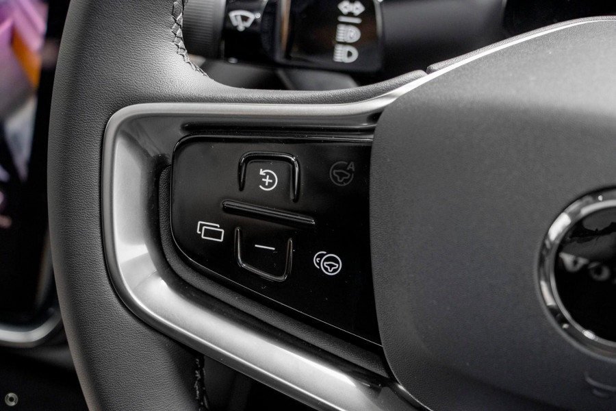 2025 Volvo EX90 No Series Plus Twin Motor SUV Image 12