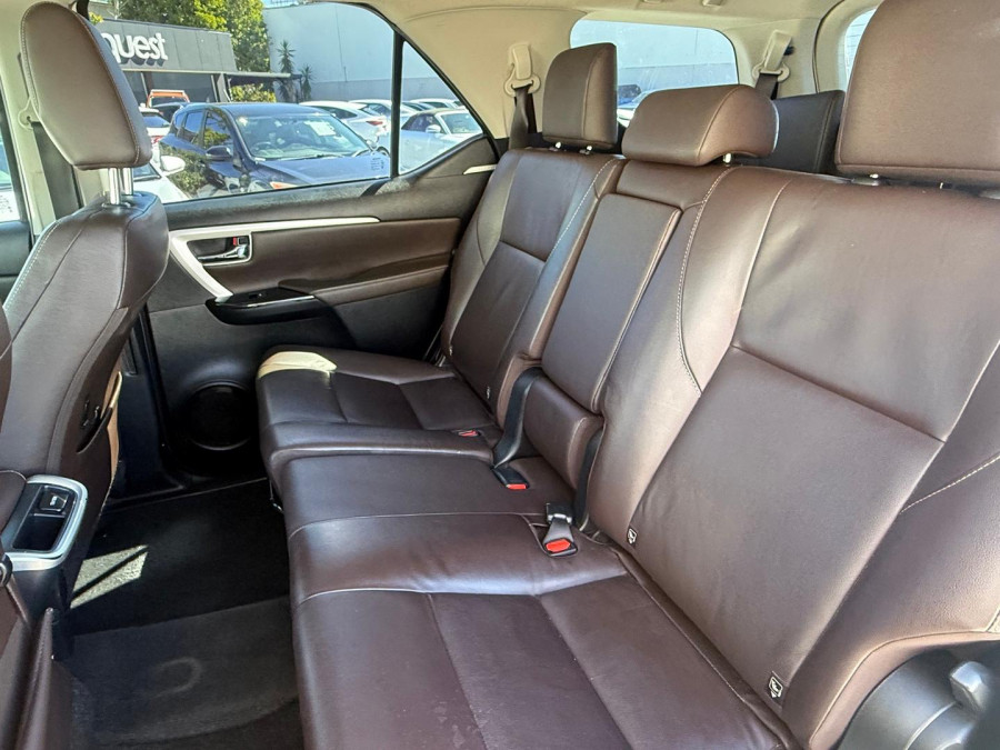 2016 Toyota Fortuner GUN156R Crusade SUV Image 13