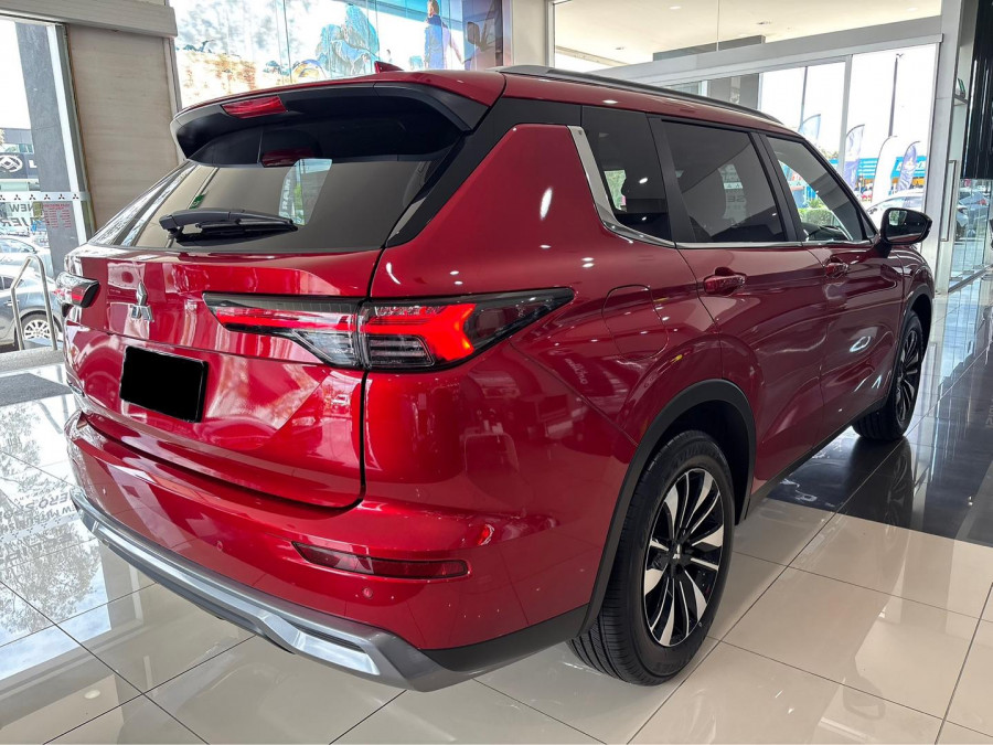 2025 Mitsubishi Outlander ZM LS SUV Image 7
