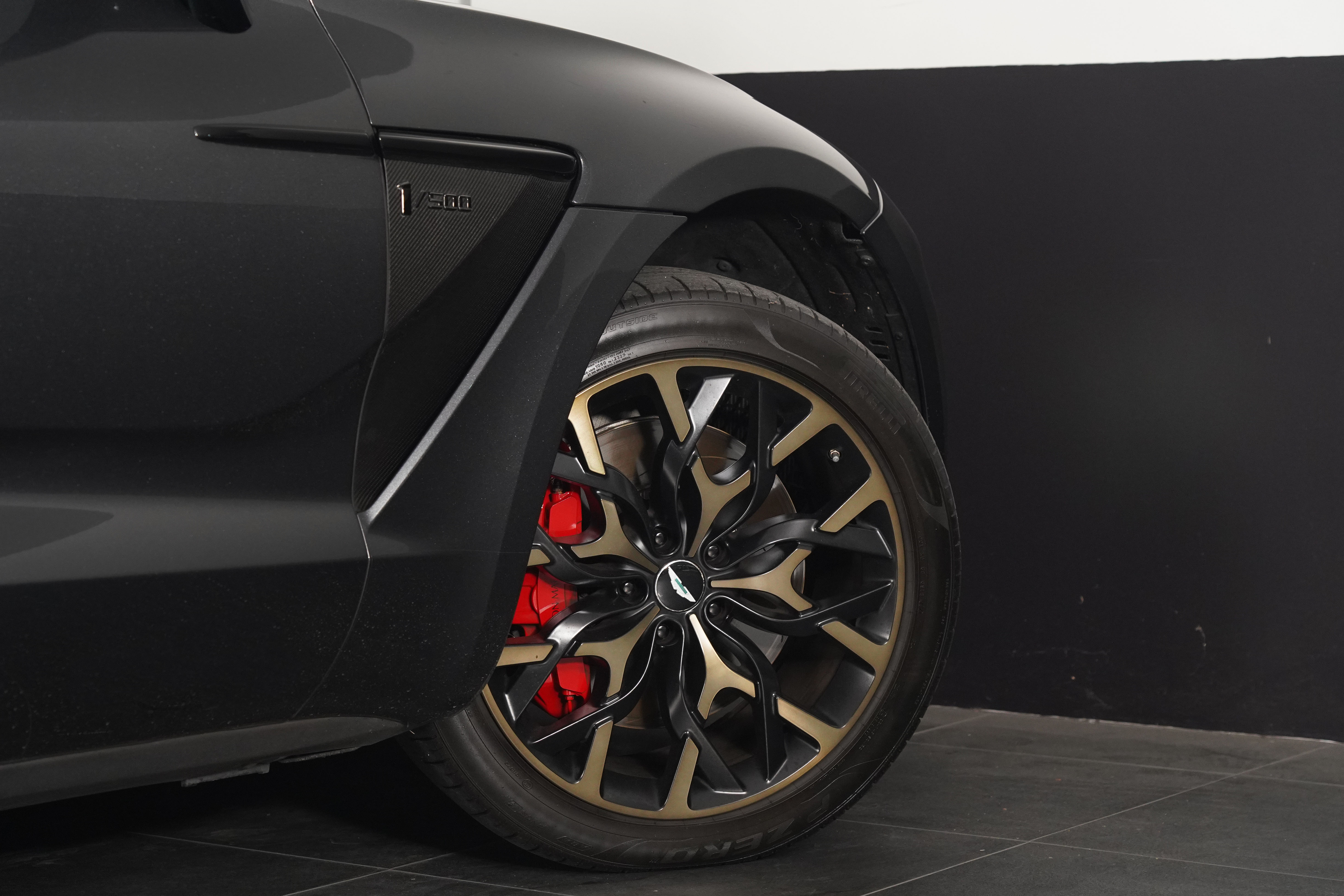 2021 Aston Martin DBX 1913 Edition SUV Image 26