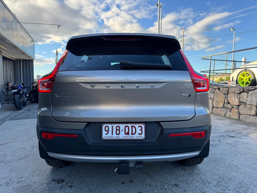 2020 Volvo XC40 XZ T4 Inscription SUV Image 7