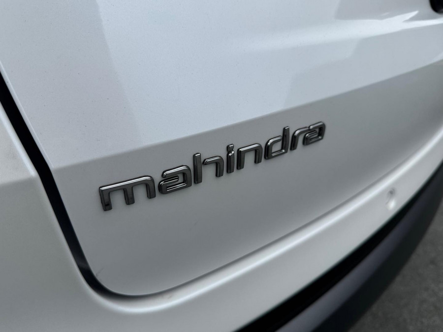 2025 Mahindra XUV700  AX7L SUV Image 25