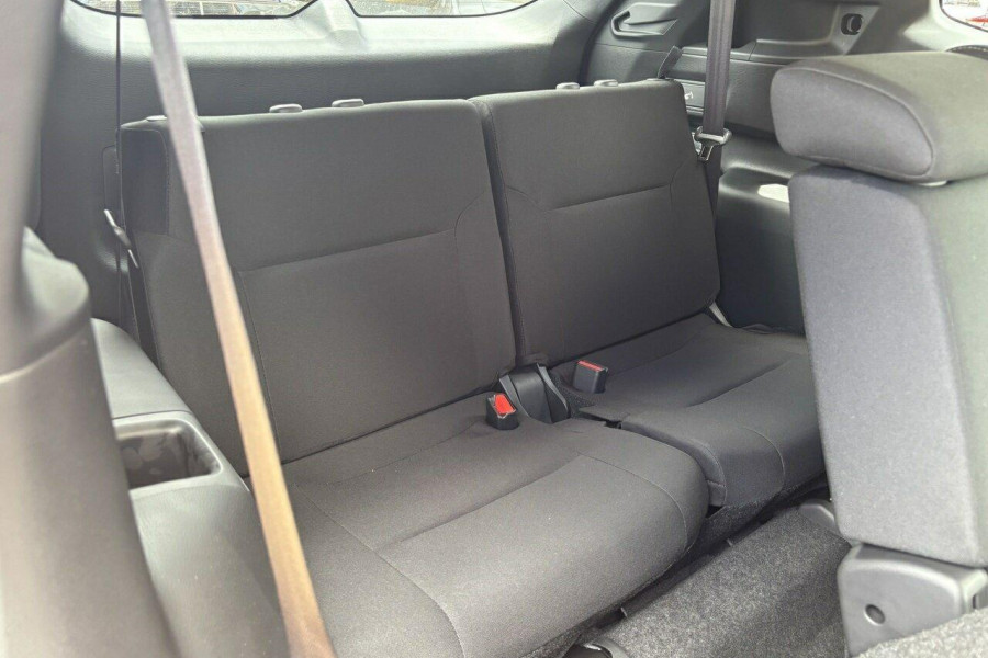 2024 Mitsubishi Outlander ZM LS SUV Image 11