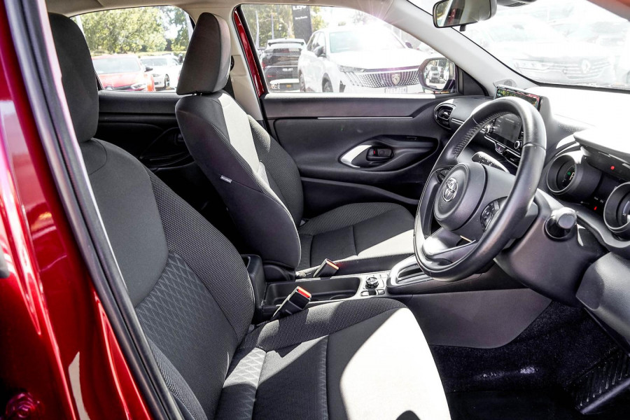 2021 Toyota Yaris Cross MXPJ15R GX SUV Image 13