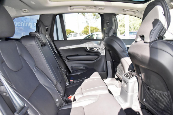 2023 MY24 Volvo XC90  Recharge Ultimate T8 Plug-In Hybrid SUV Image 5