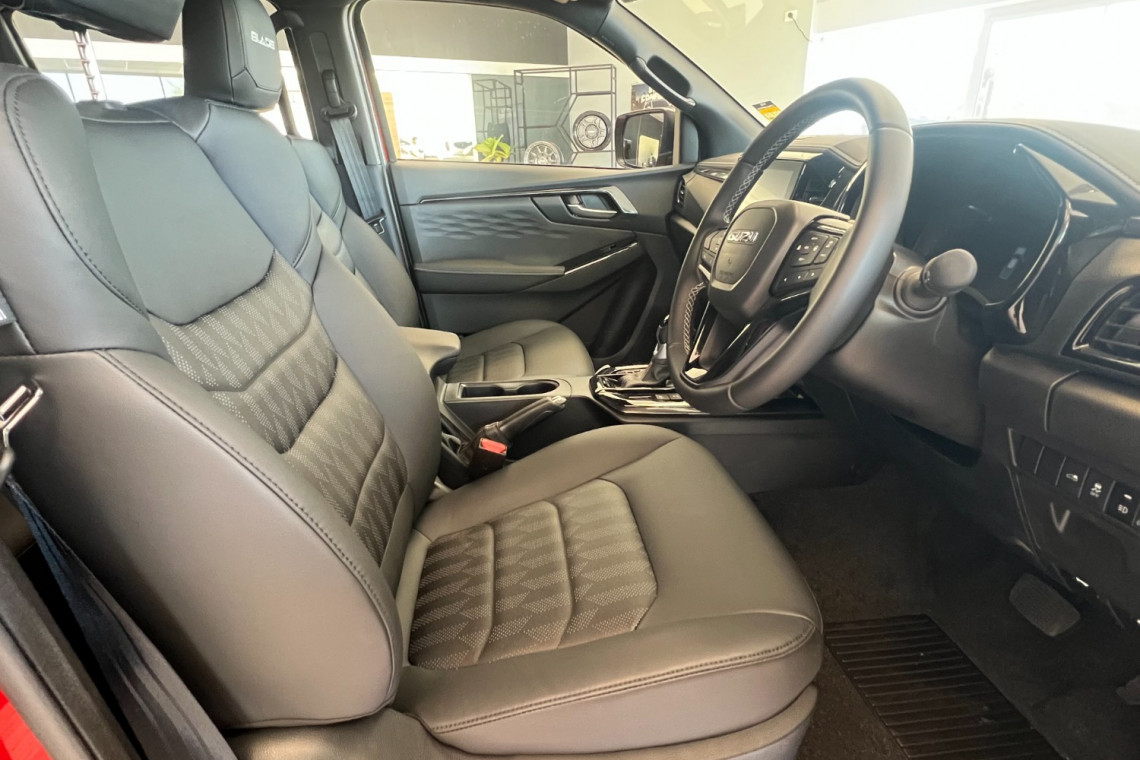 2024 Isuzu D-MAX RG BLADE Ute Image 13