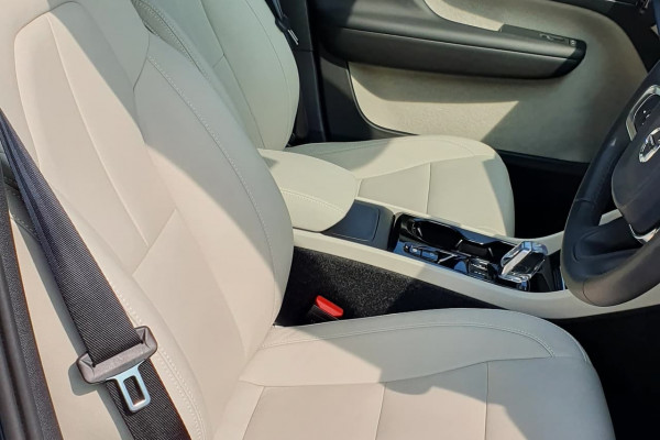 2019 MY20 Volvo Xc40 XZ  T4 Inscriptio Suv Image 2
