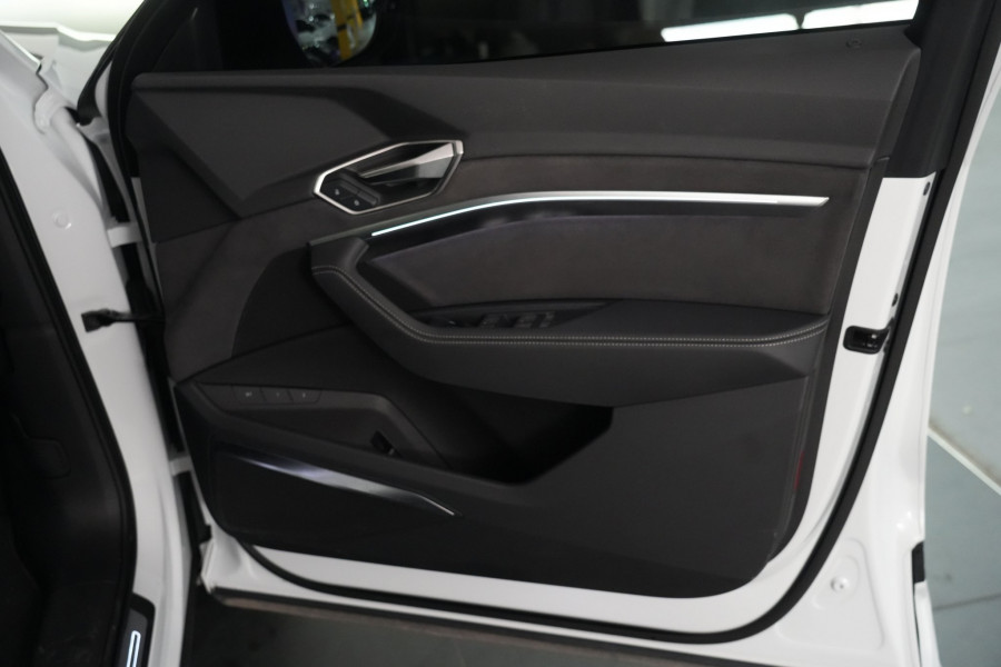 2024 Audi SQ8  GE e-tron SUV Image 52