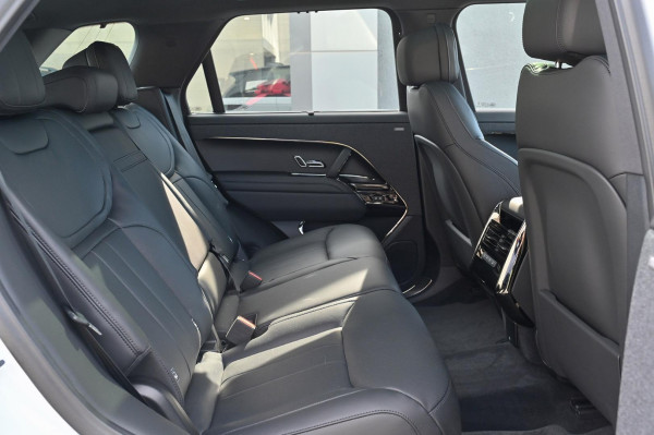 2026 Land Rover Range Rover Sport L461 D300 Dynamic SE SUV image 8