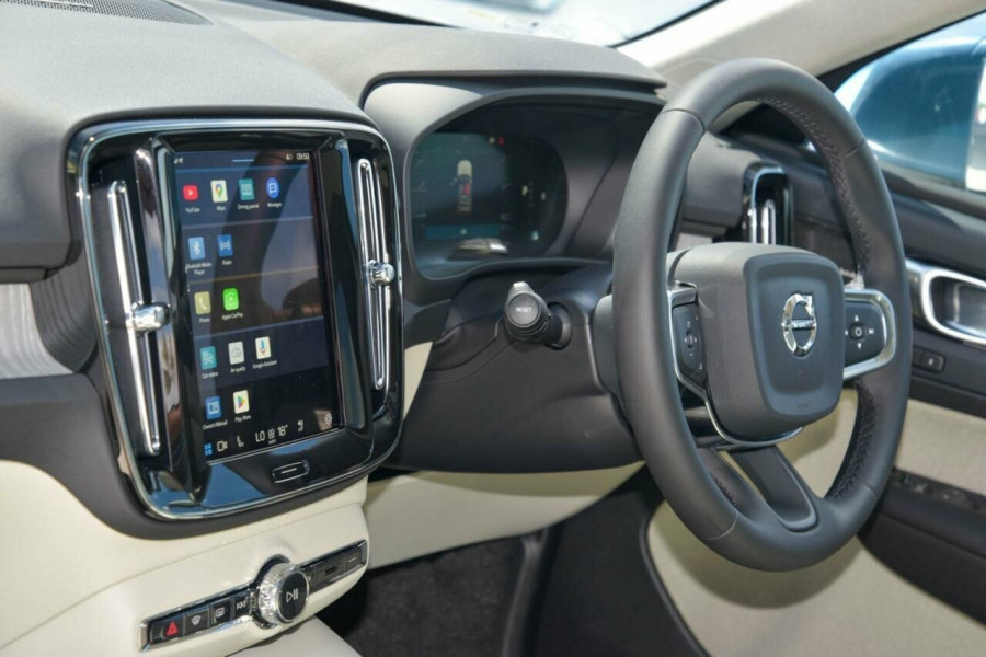 2024 MY25 Volvo XC40 XZ Ultra B4 Bright SUV Image 8