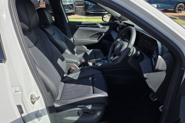 2026 Volkswagen Tiguan CT 195TSI R-Line SUV Image 17
