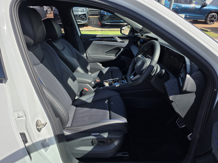 2026 Volkswagen Tiguan CT 195TSI R-Line SUV Image 17