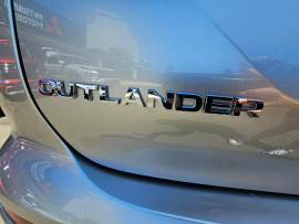 2024 Mitsubishi Outlander ZM Aspire SUV image 12