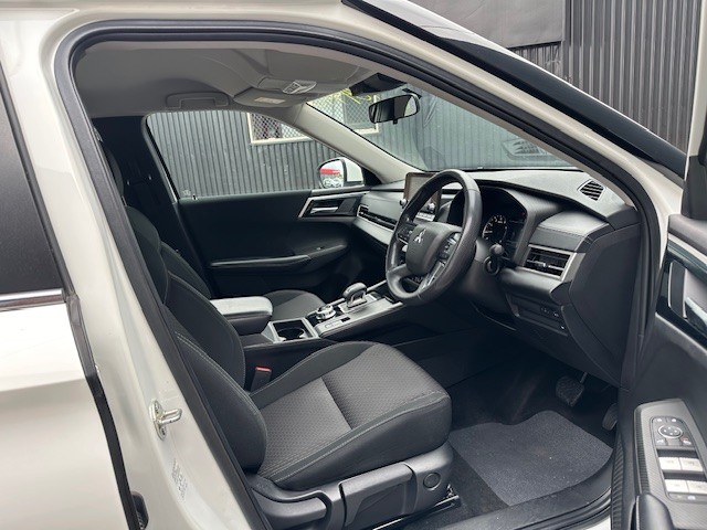 2023 Mitsubishi Outlander ZM ES SUV Image 8