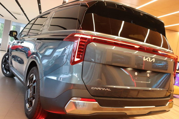 2026 MY27 Kia Carnival KA4 PE GT-Line HEV People Mover Image 8