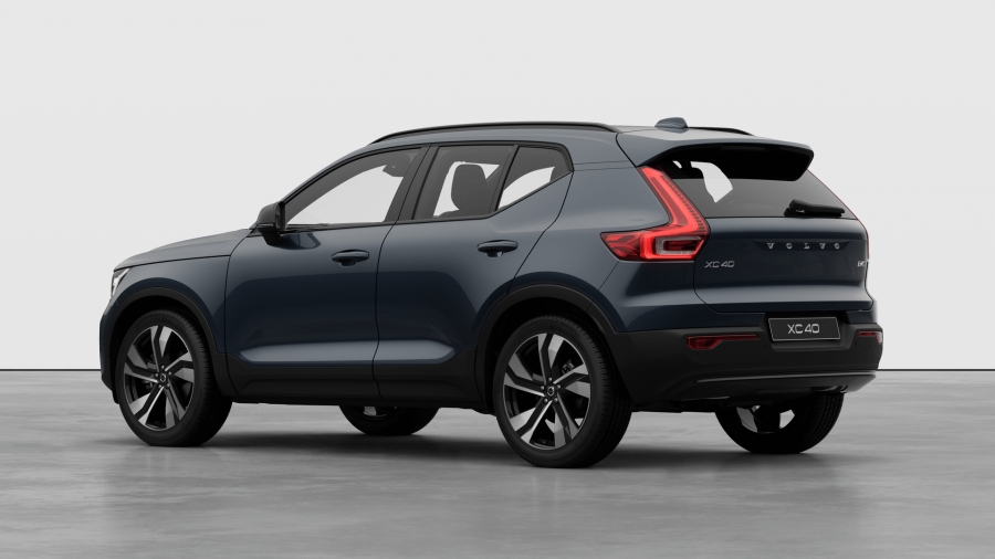 2026 Volvo XC40 XZ Ultra B4 Dark SUV Image 3