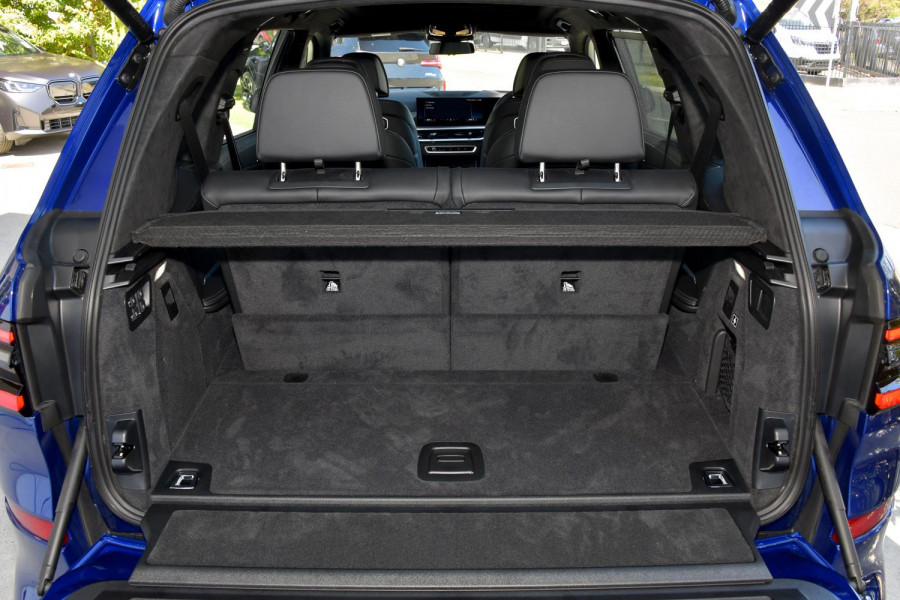 2025 BMW X7 G07 LCI M60i SUV