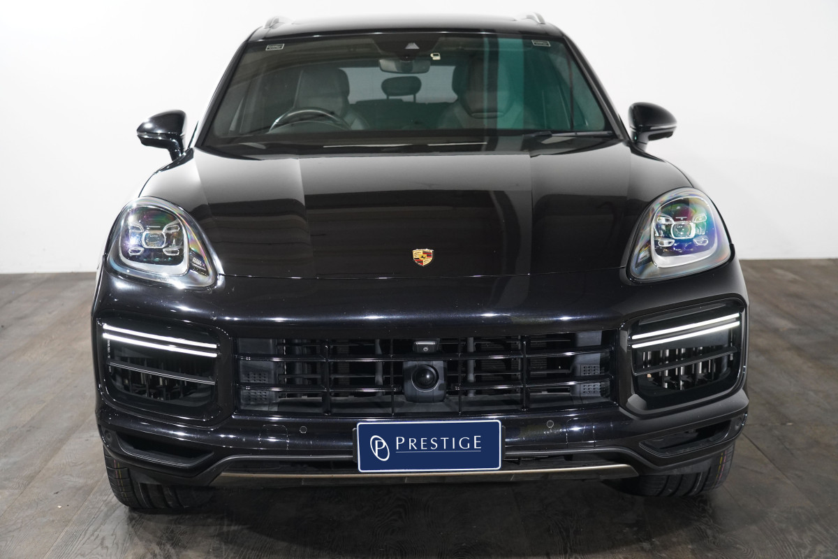 2019 Porsche Cayenne Turbo SUV Image 3