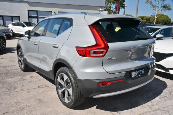 2023 MY24 Volvo XC40  Ultimate B4 Bright SUV Image 3