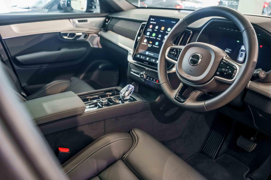 2026 Volvo XC90 L Series Black Edition SUV Image 5