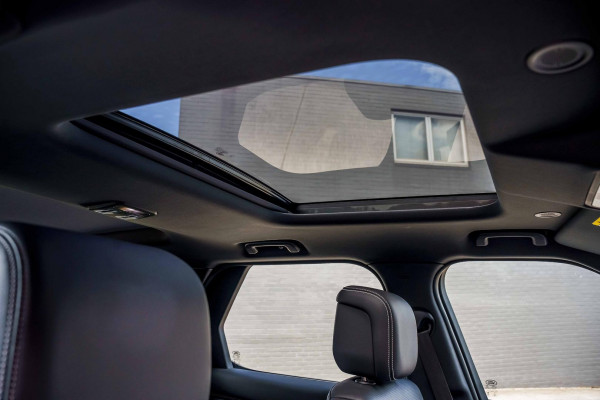 2025 Land Rover Discovery Series 5 D350 Dynamic SE SUV image 19
