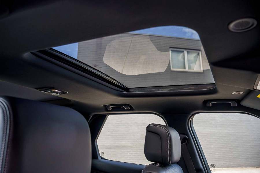 2025 Land Rover Discovery Series 5 D350 Dynamic SE SUV