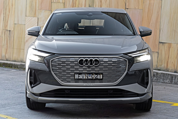 2025 Audi Q4 e-tron F4 45 SUV image 4