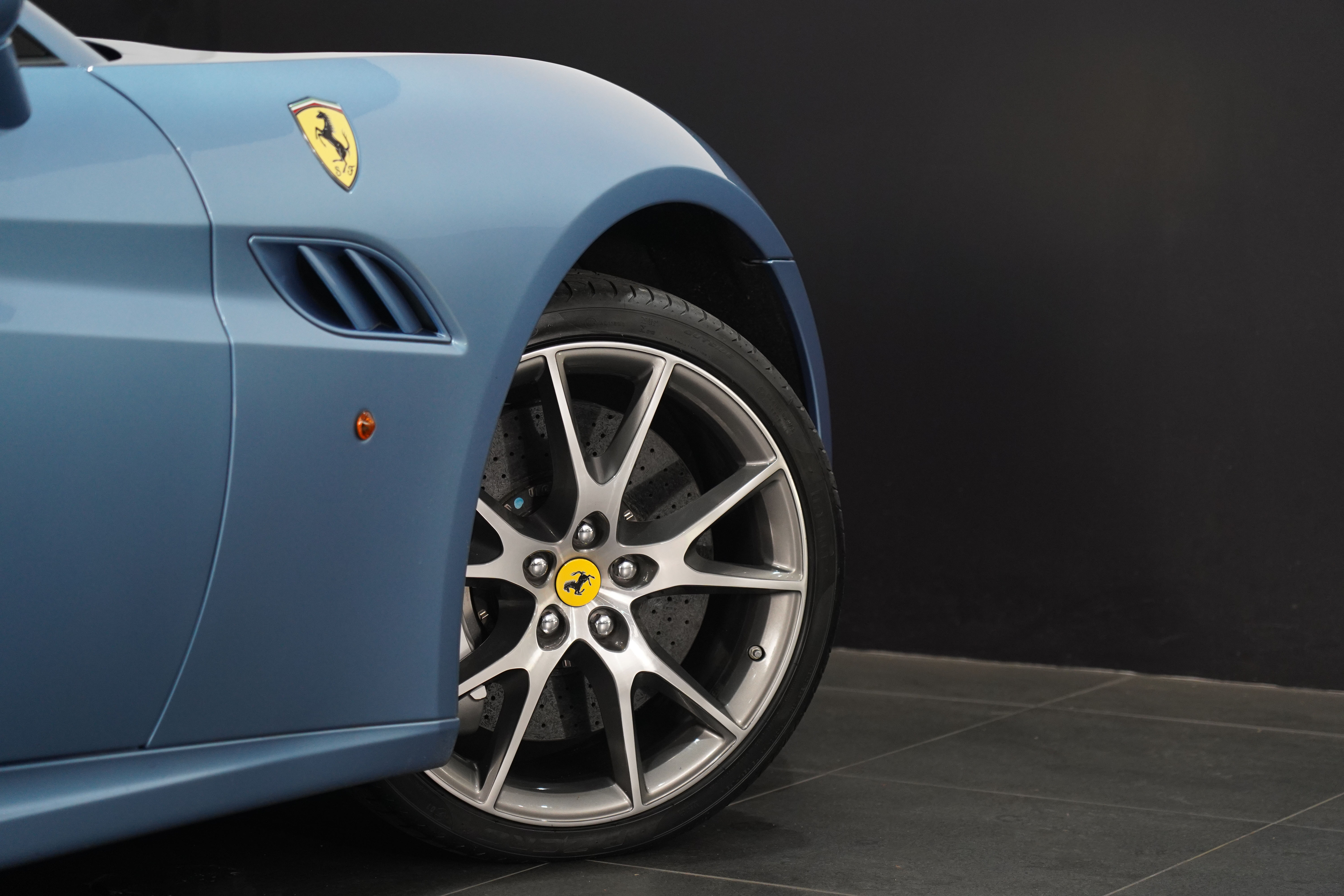 2011 Ferrari California Convertible Image 19
