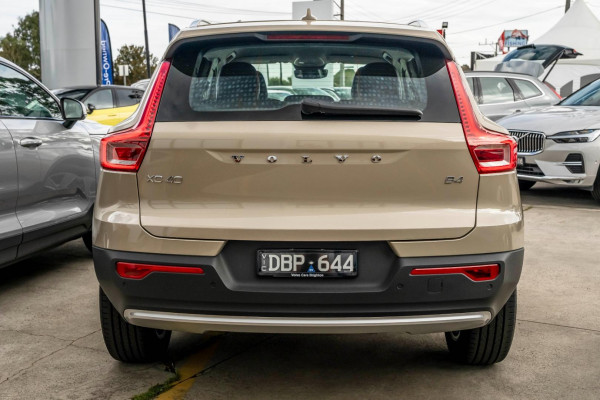 2024 MY25 Volvo XC40  Plus B4 SUV Image 4