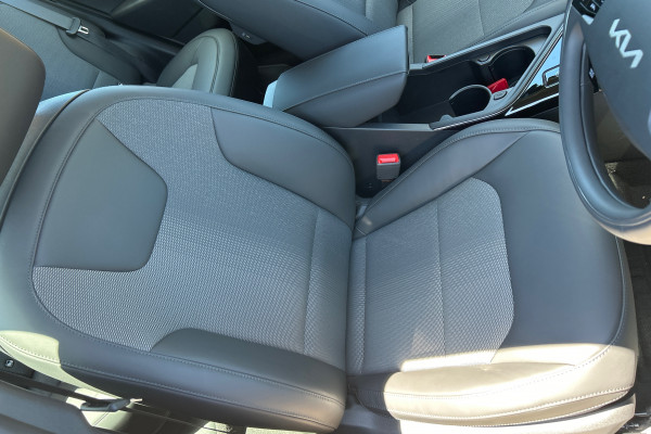 2024 Kia Niro SG2 EV S SUV Image 10