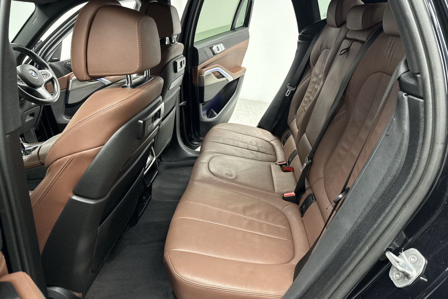2020 BMW X6 xDrive40i M Sport Coupe Image 13