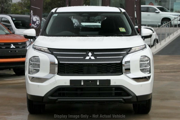 2026 Mitsubishi Outlander ZM ES Wagon Image 13