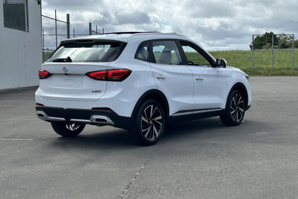 2025 MG ZS Essence SUV