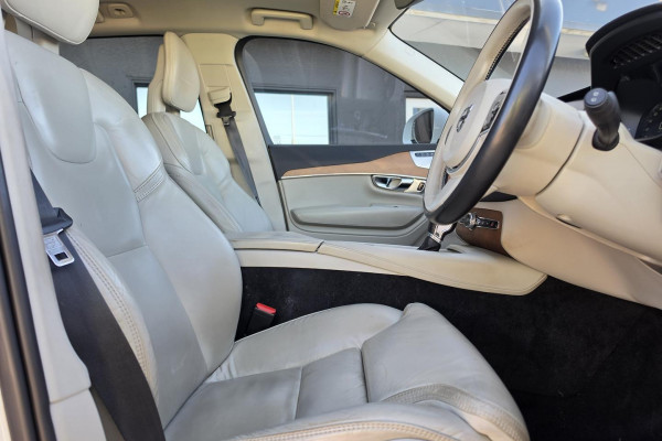 2015 MY16 Volvo XC90 L Series D5 Inscription SUV Image 16