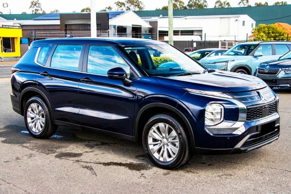 2026 Mitsubishi Outlander ZM ES SUV Image 2