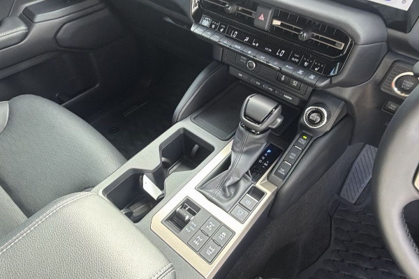 2026 Toyota LandCruiser Prado GDJ251R Altitude SUV Image 18