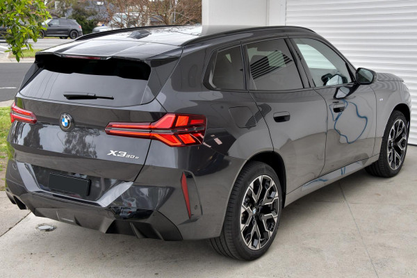 2025 BMW X3 G45 30e xDrive SUV image 28