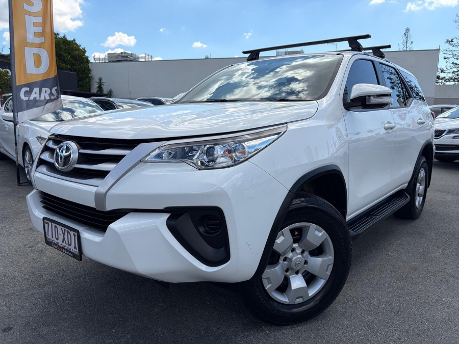 2017 Toyota Fortuner GUN156R GX SUV Image 1