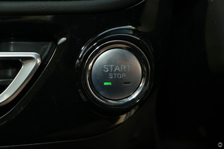2024 MY24.5 MG HS AS33 Essence SUV Image 14