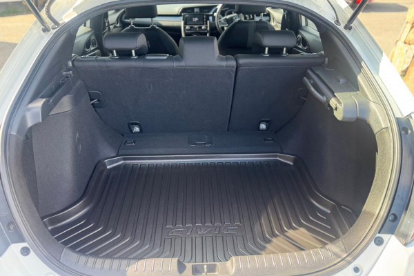 2018 Honda Civic 10th Gen VTi-S Hatch Image 14
