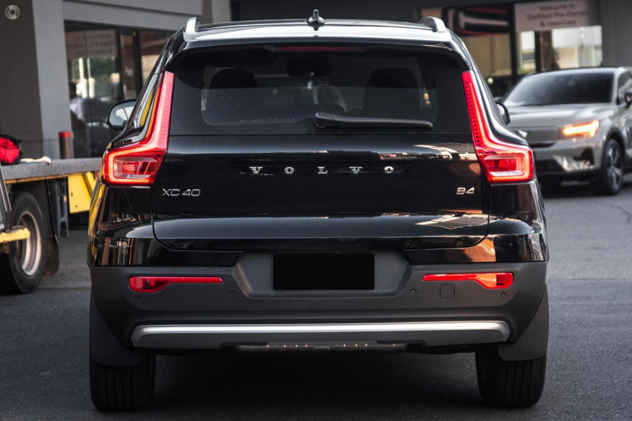 2026 Volvo XC40 XZ Plus B4 SUV Image 3