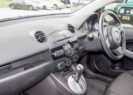 2013 Mazda 2 DE MY13 Neo Hatchback
