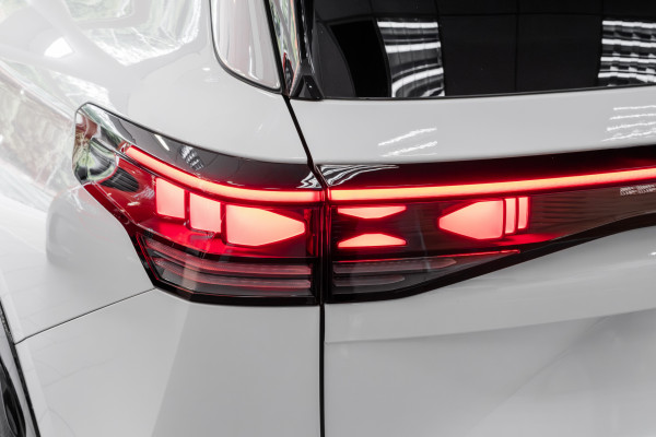 2025 MY26 Volkswagen Tayron R4 195TSI R-Line SUV Image 22