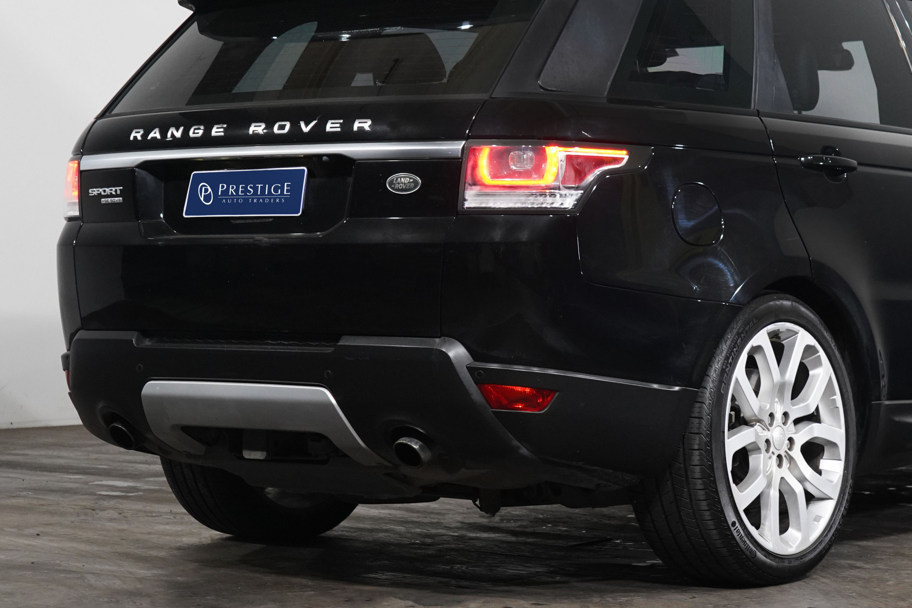 2016 Land Rover Range Rover Sport Sdv8 Hse Dynamic SUV Image 8