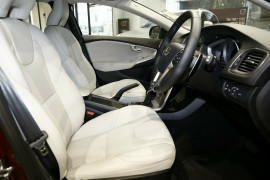 2018 Volvo V40 M Series D4 Inscription Hatchback